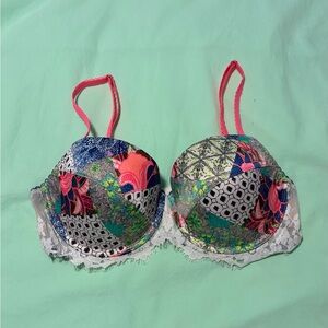 Victoria’s Secret Bra - 34DD EUC Lined Demi